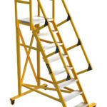 ESCALERAS TIPO AVIÓN DE FIBRA DE VIDRIO